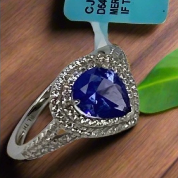 White Sapphire And Tanzanite Stone Ring! 7 - Picture 2 of 16